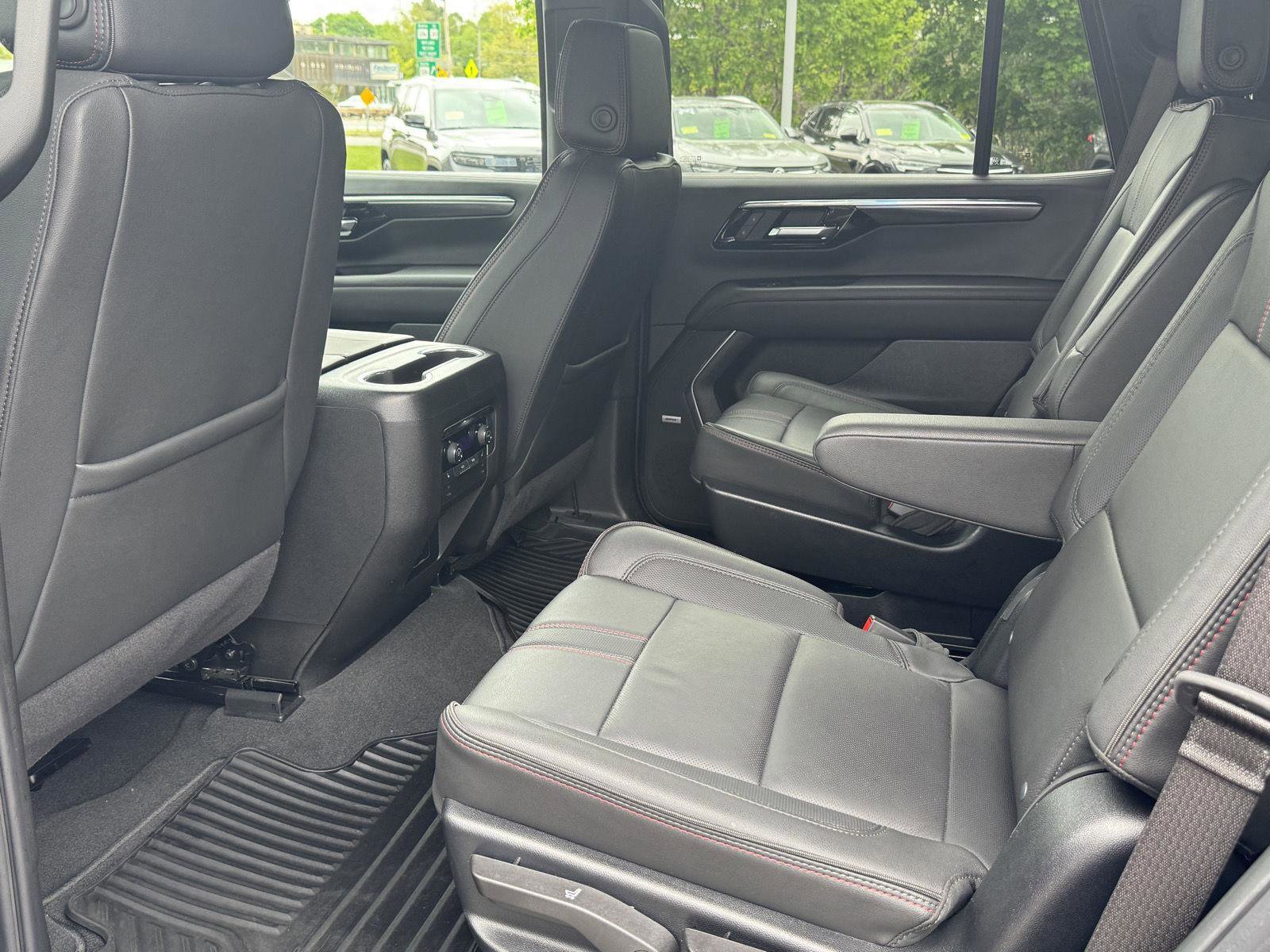 Used 2025 Chevrolet Tahoe RST w/ Comfort Package AWD/4WD image 18