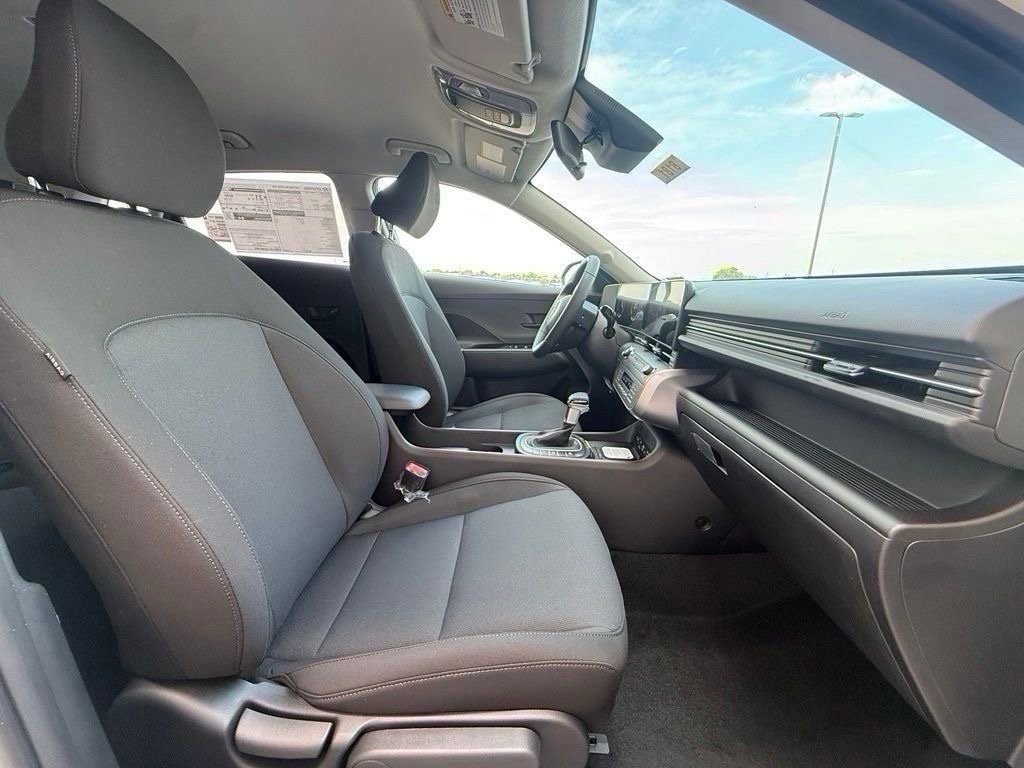 Certified 2025 Hyundai Kona SEL FWD image 28