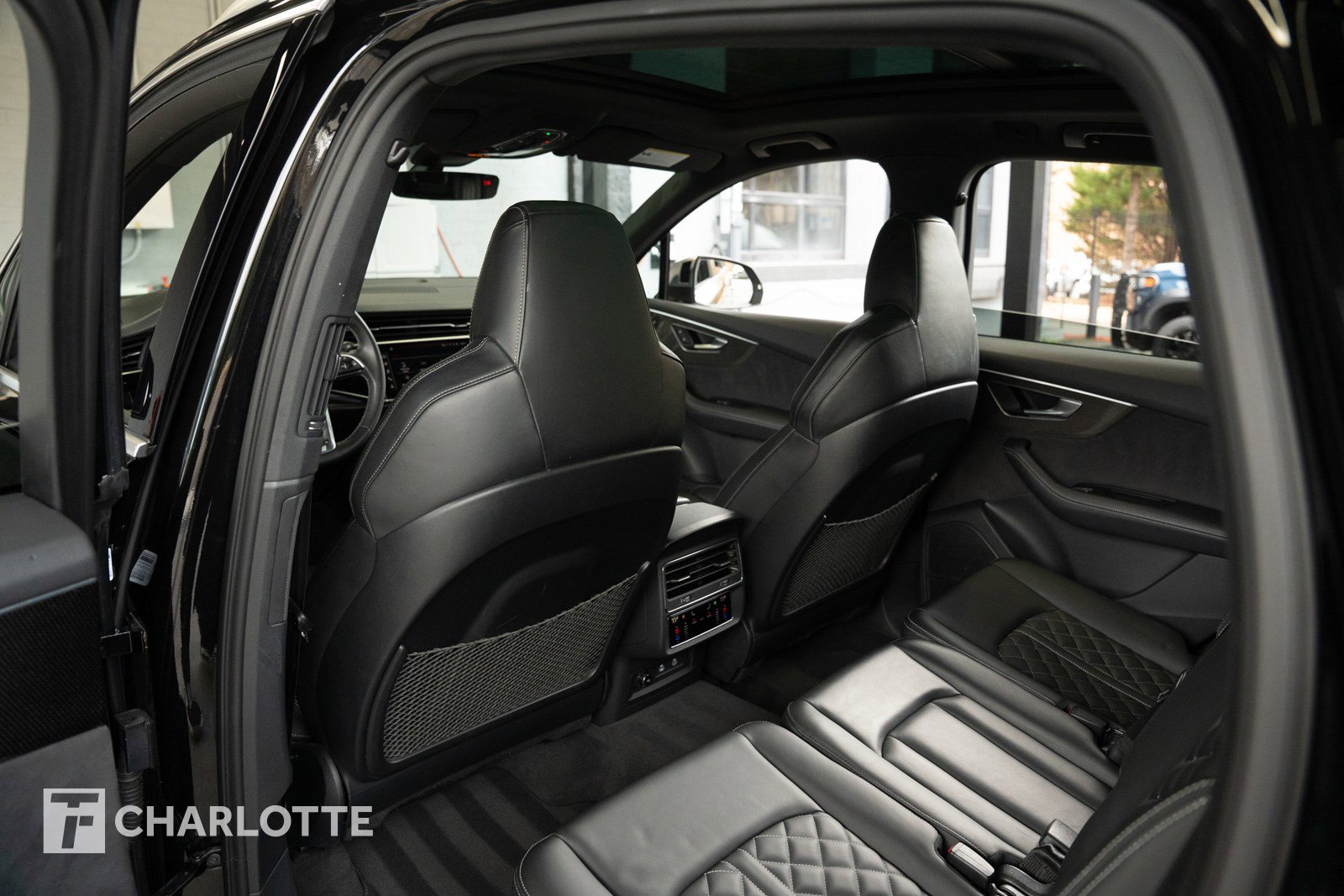 Used 2023 Audi SQ7 Premium Plus w/ Towing Package image 33