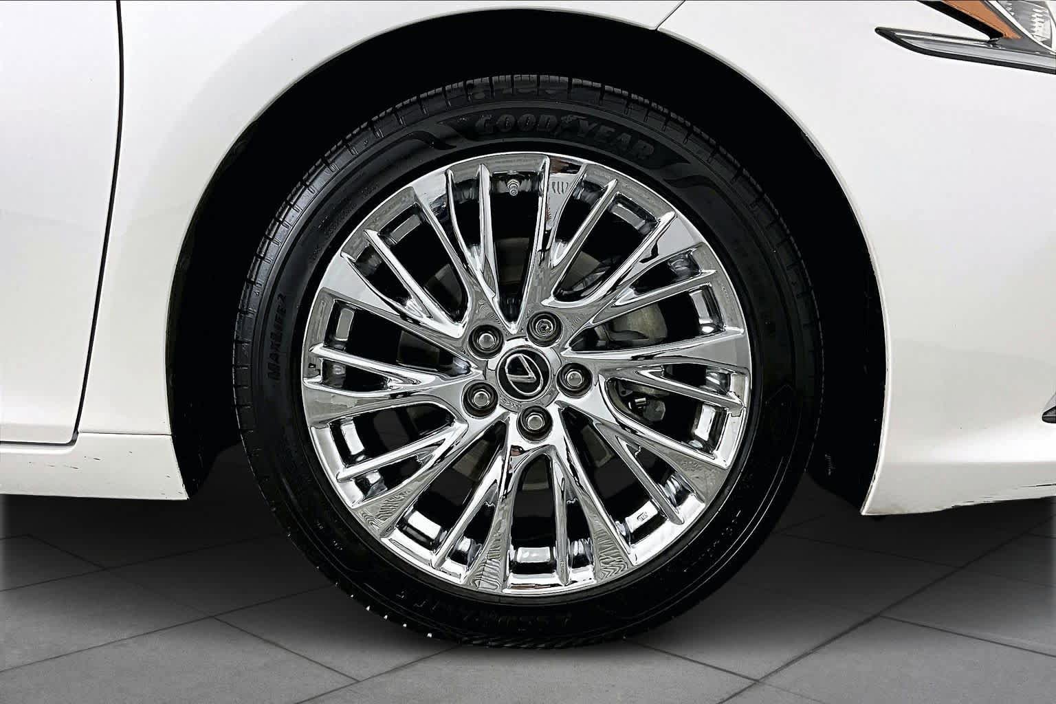 Used 2021 Lexus ES 350 w/ Premium Package FWD image 9