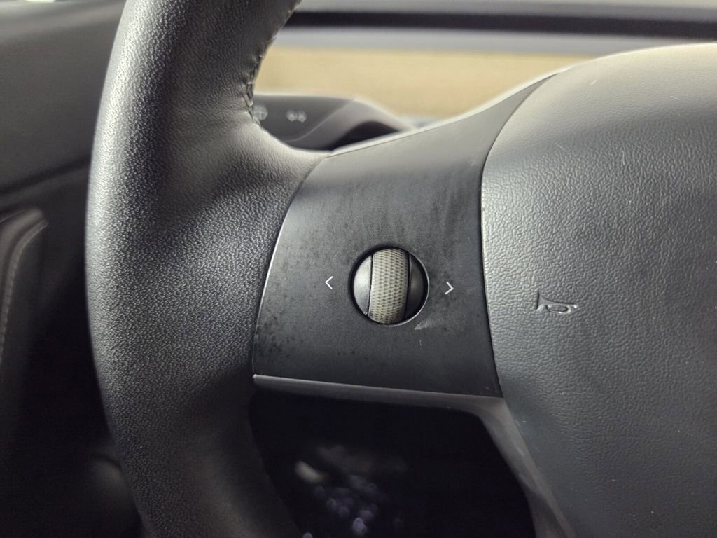 Used 2020 Tesla Model Y Long Range AWD/4WD image 19