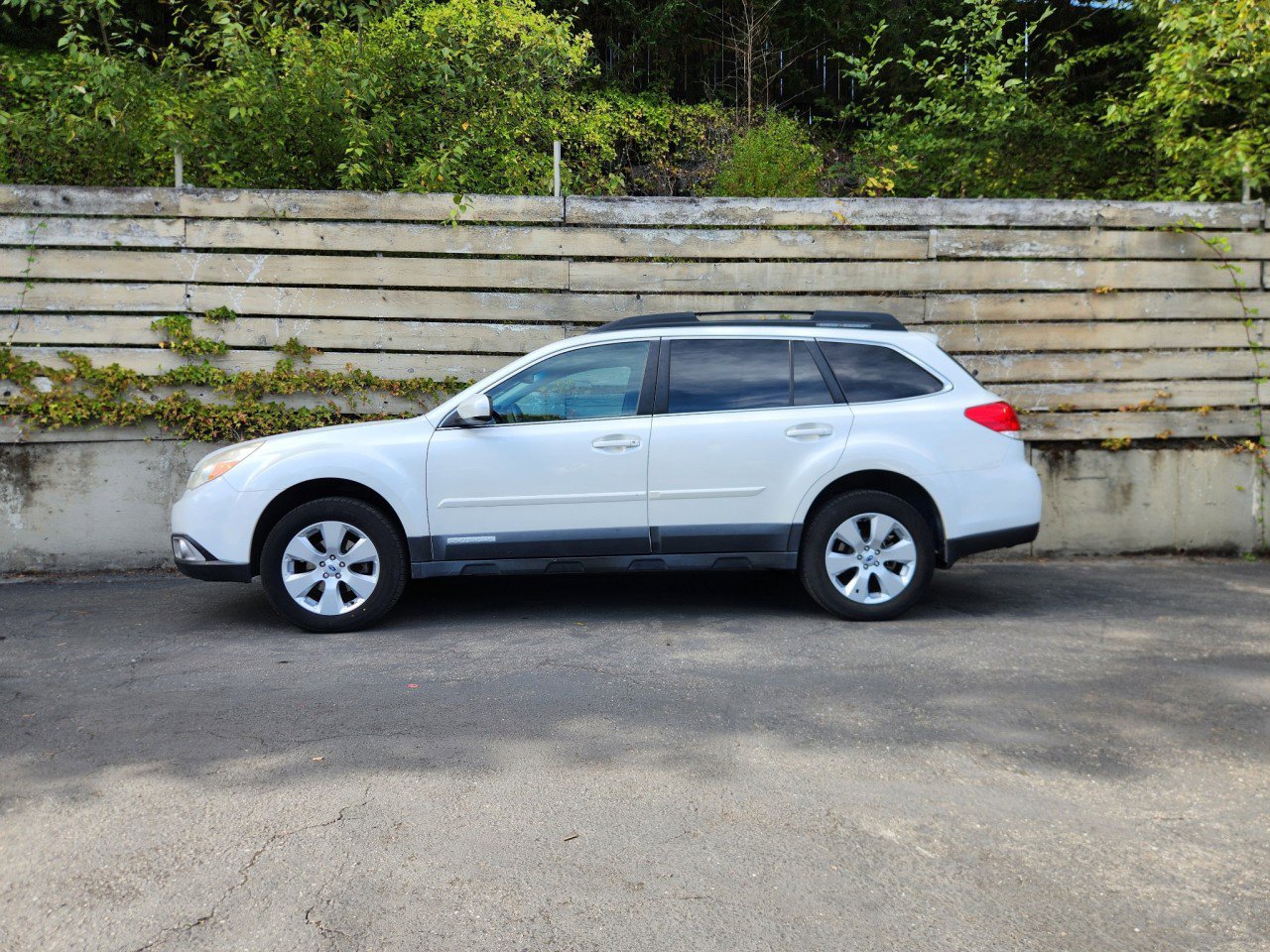 Used 2012 Subaru Outback 2.5i Limited image 5