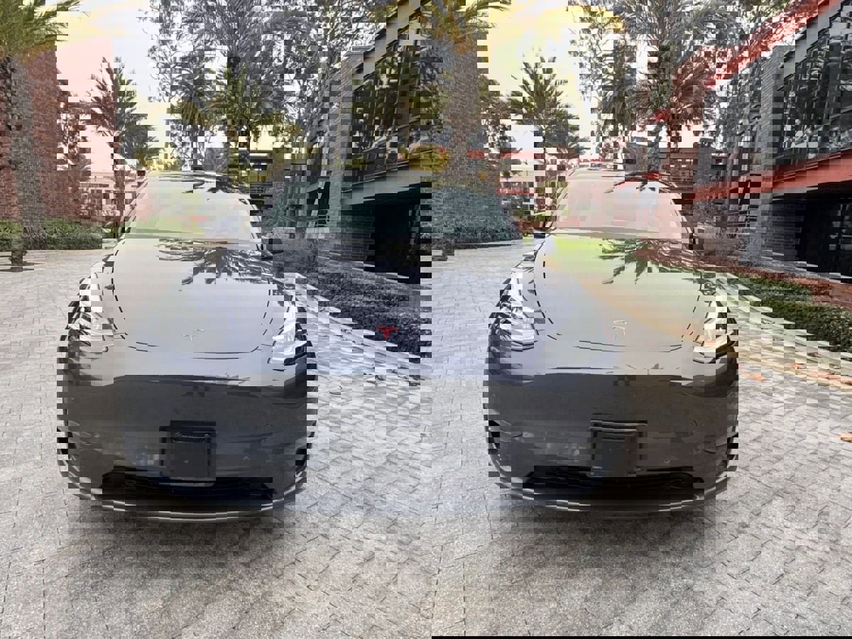 Used 2023 Tesla Model Y Long Range image 2