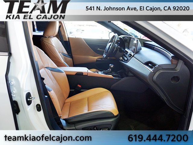 Used 2024 Lexus ES 300h Ultra Luxury w/ Accessory Package (Z2) FWD image 13