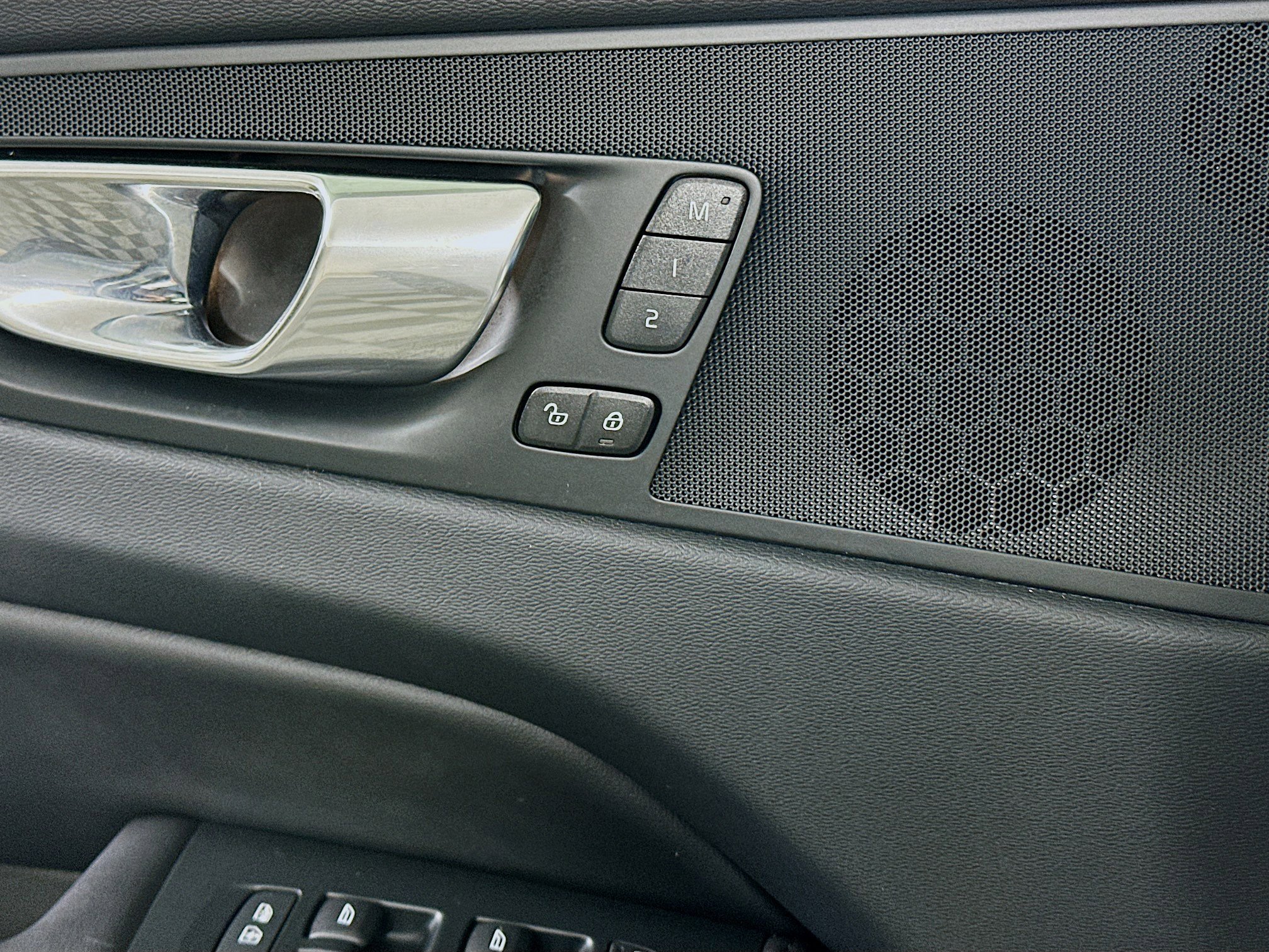 Used 2023 Volvo XC60 B5 Plus w/ Climate Package image 15