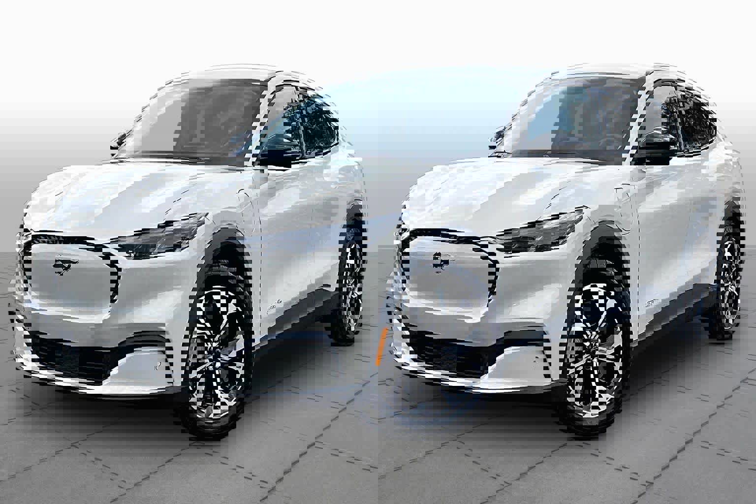 Used 2025 Ford Mustang Mach-E Select w/ Comfort Package Lite image 2