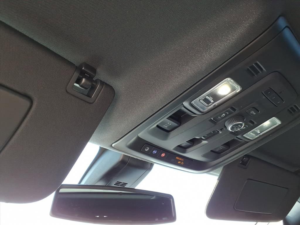 Certified 2022 Chevrolet Suburban RST w/ Sport Performance Package image 31