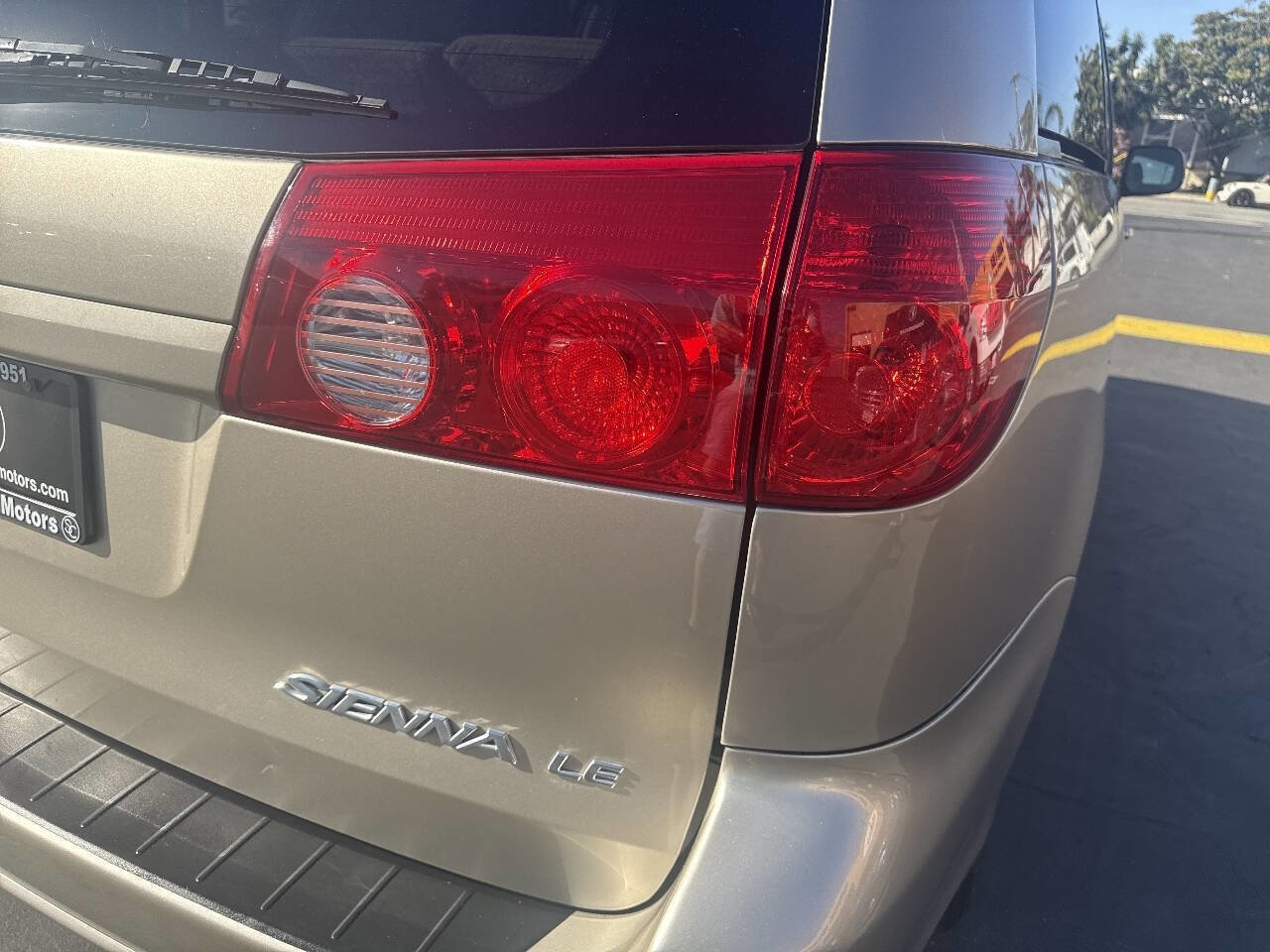 Used 2009 Toyota Sienna LE image 27