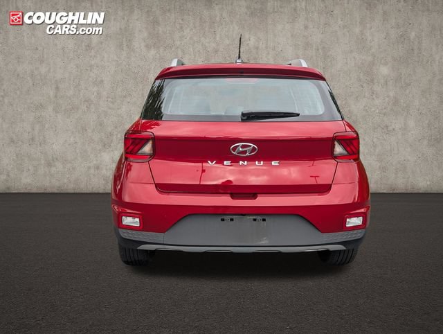 Used 2023 Hyundai Venue SEL w/ Cargo Package FWD image 6
