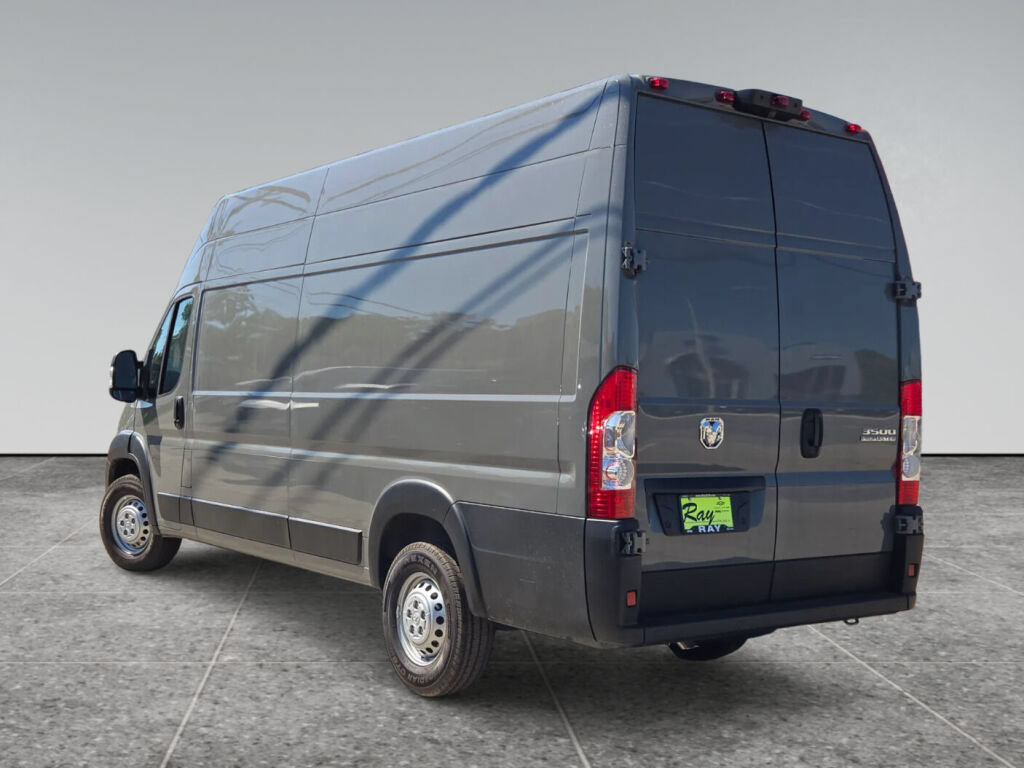 New 2026 RAM ProMaster 3500 w/ Premium Convenience Group FWD image 8