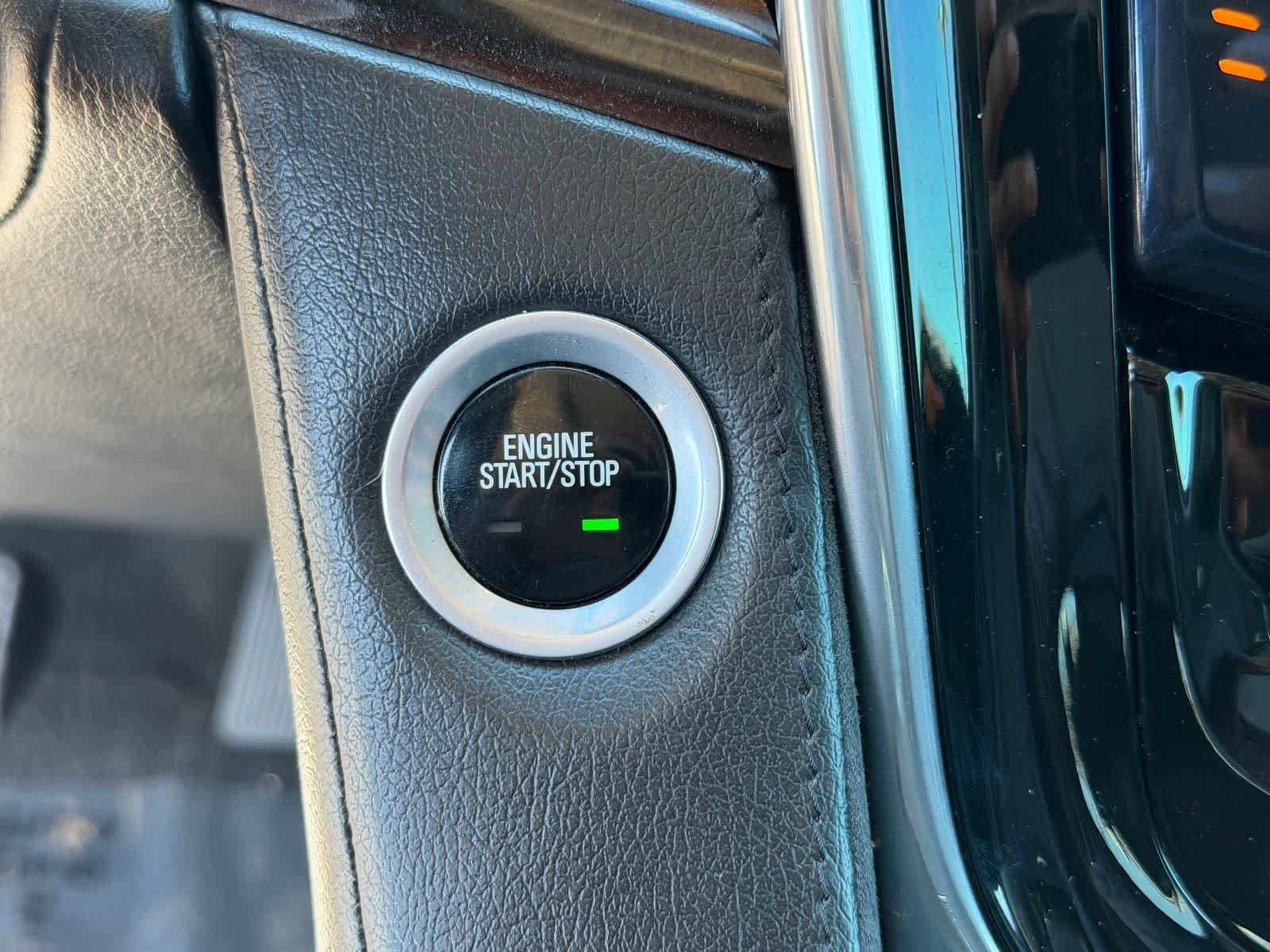 Used 2016 Cadillac Escalade Luxury AWD/4WD image 27
