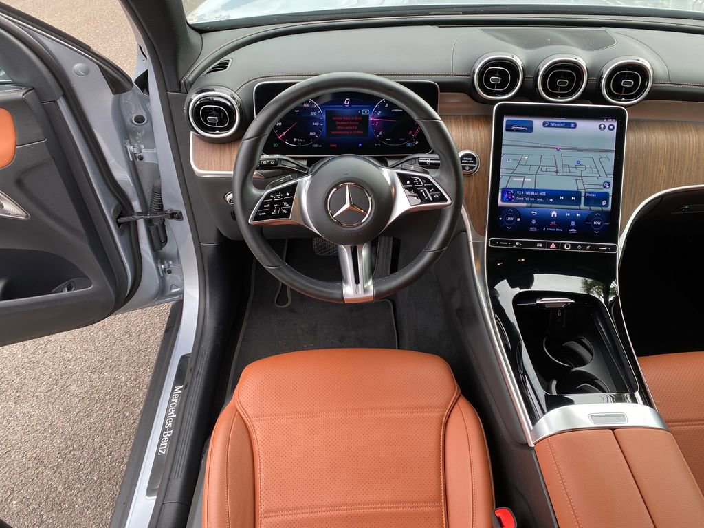 Used 2024 Mercedes-Benz GLC 300 4MATIC image 30