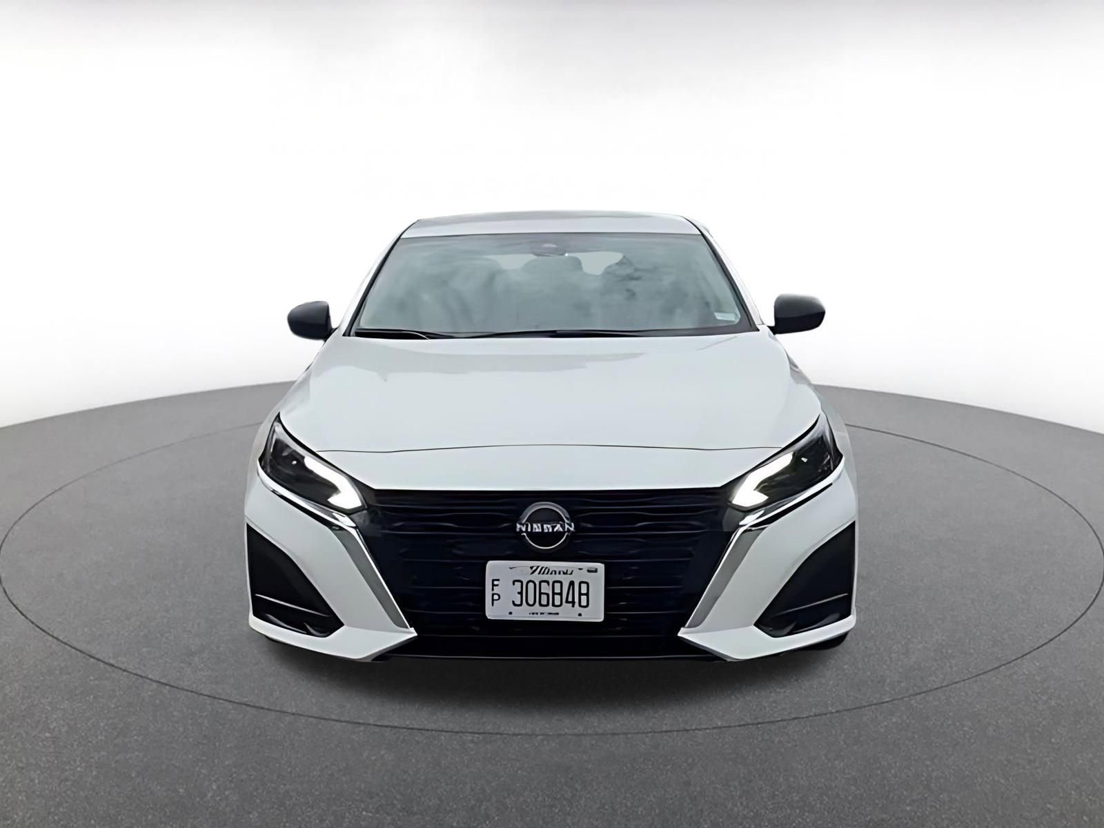 Used 2025 Nissan Altima 2.5 SV FWD image 4