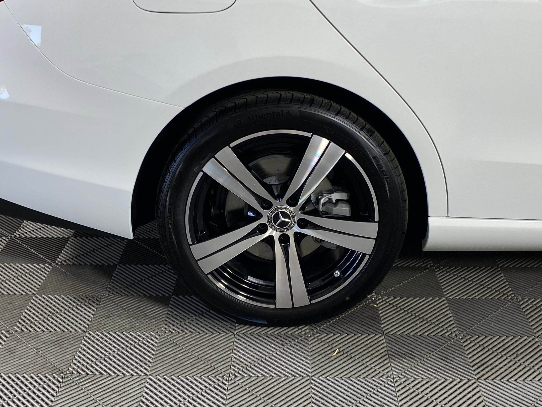 Used 2025 Mercedes-Benz C 300 4MATIC Sedan image 10