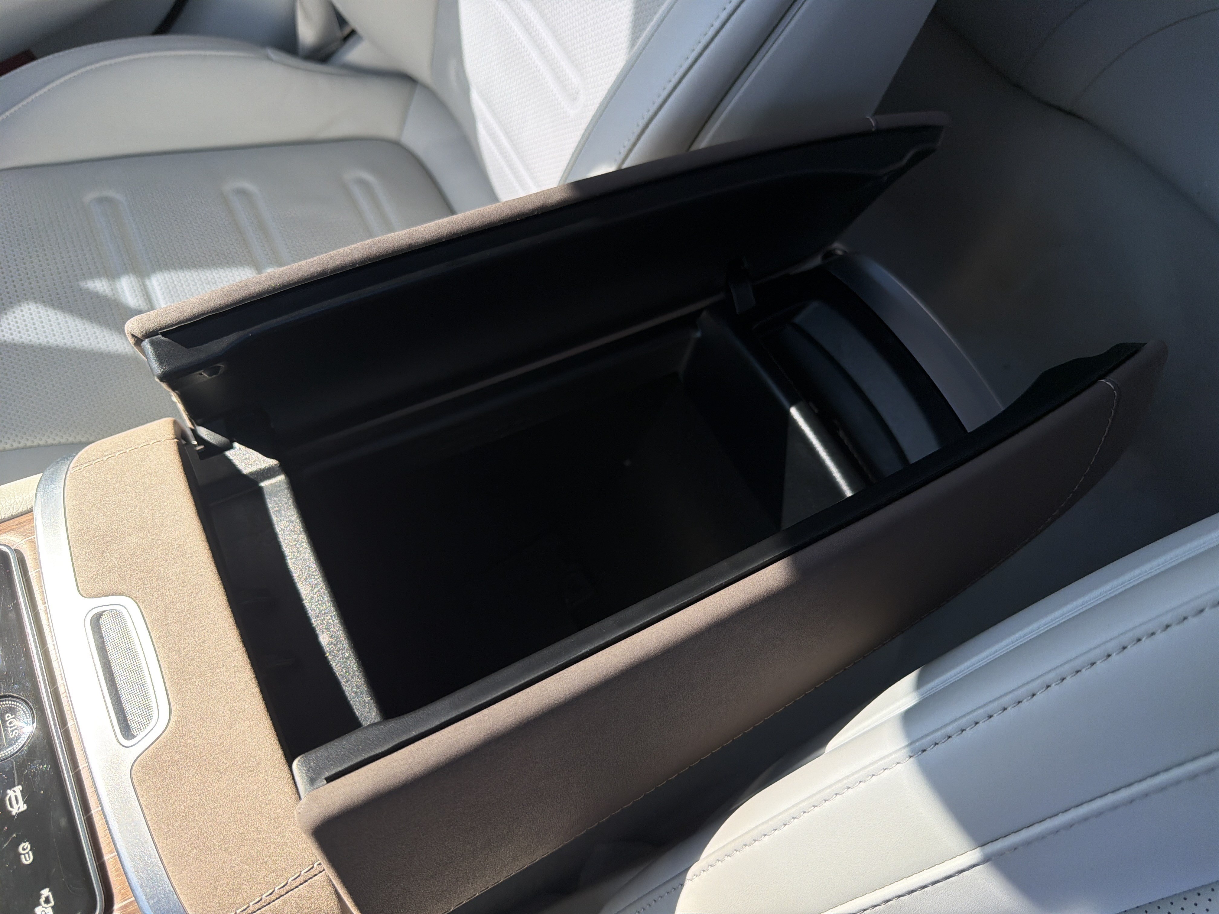 Used 2022 Mercedes-Benz EQS AMG 4MATIC w/ Exclusive Trim Package image 42