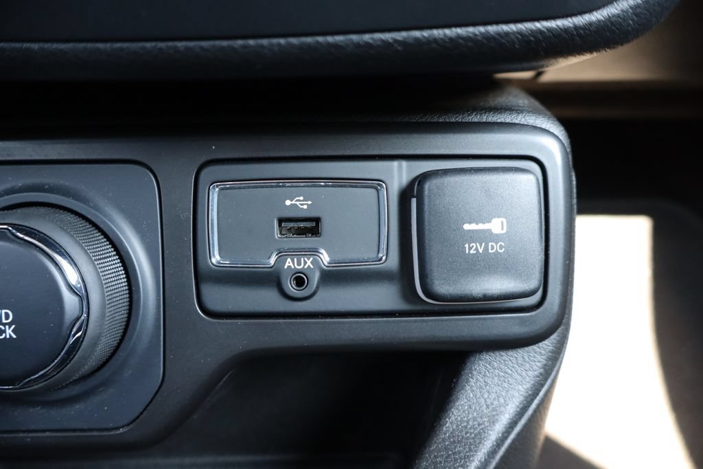 Used 2021 Jeep Renegade Latitude AWD/4WD image 15