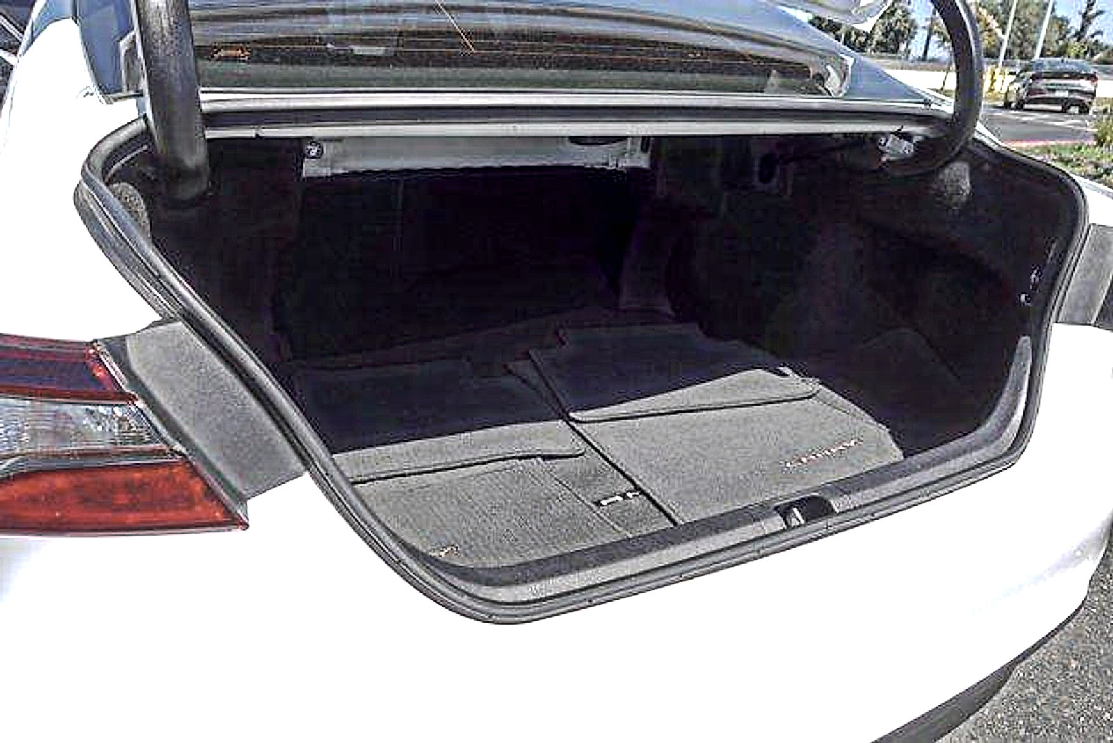 Used 2021 Toyota Camry LE w/ Convenience Package FWD image 28