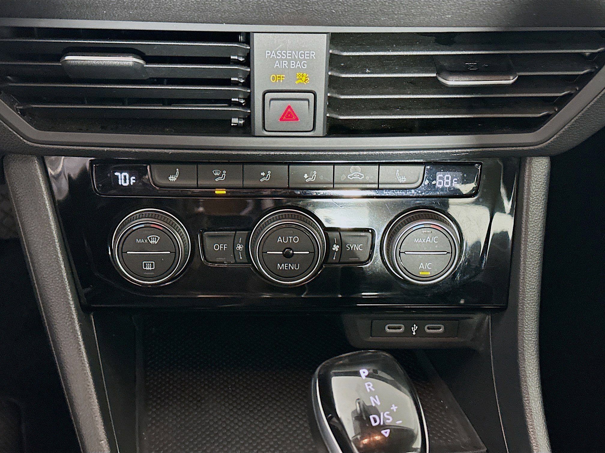 Used 2024 Volkswagen Jetta SE image 23