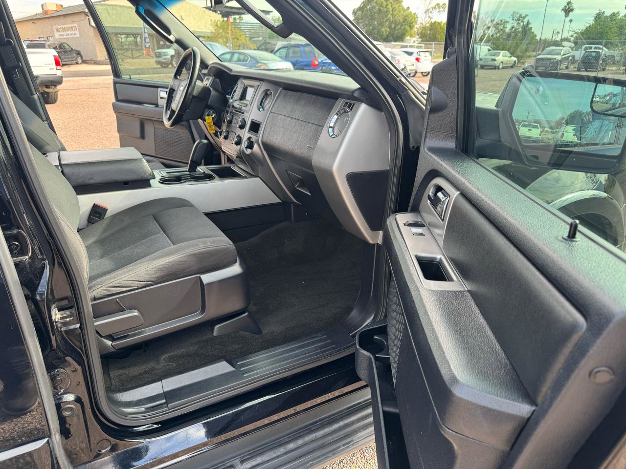 Used 2016 Ford Expedition EL XLT image 40