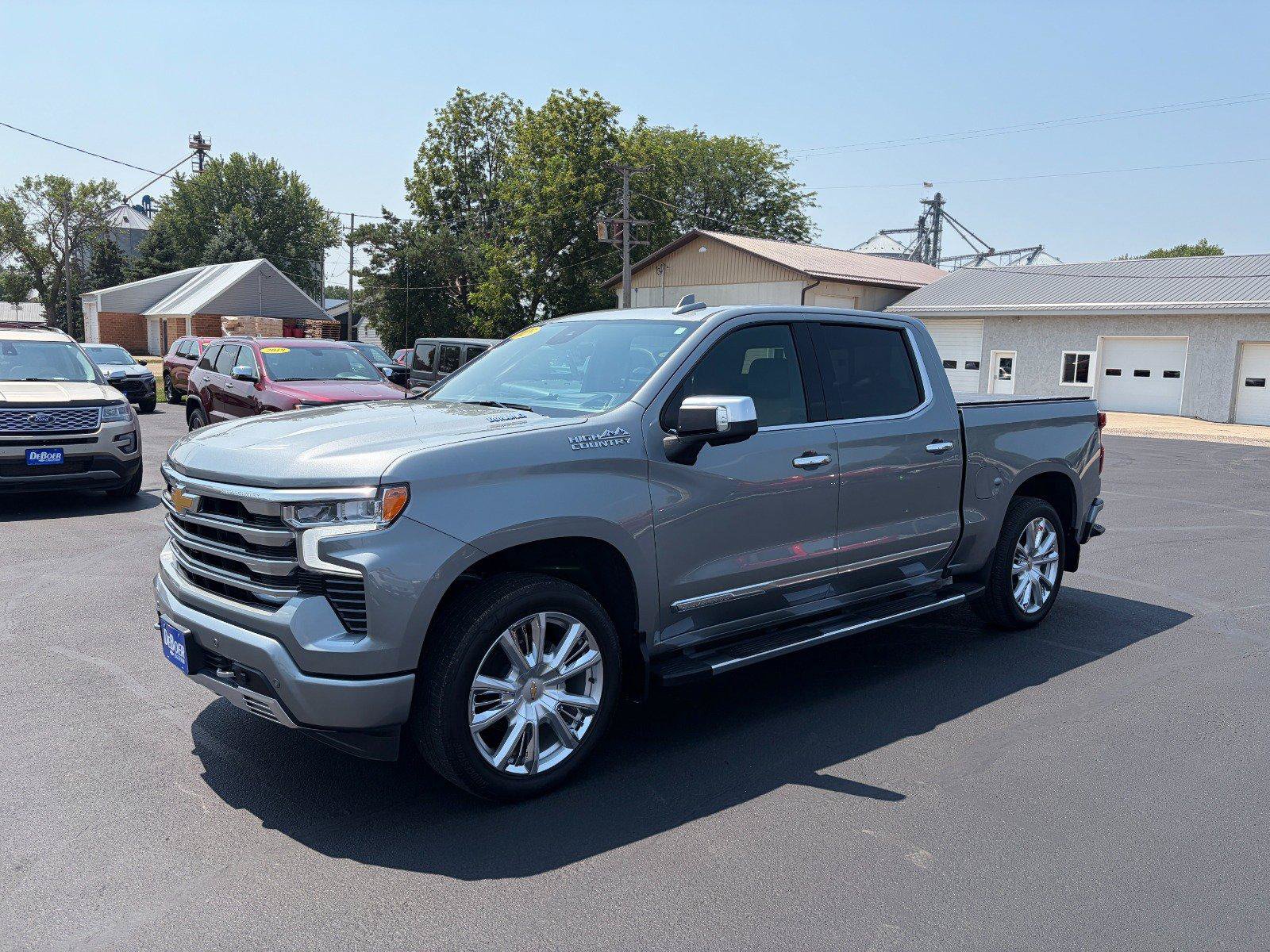 Used 2025 Chevrolet Silverado 1500 High Country w/ Technology Package AWD/4WD image 1