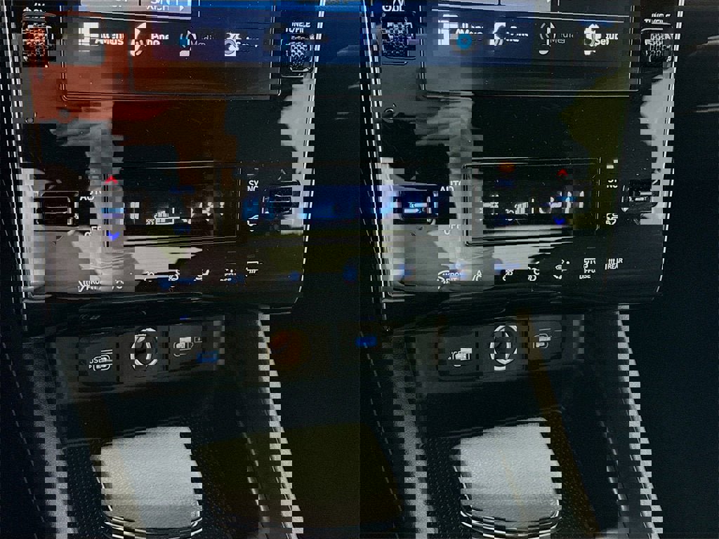 Used 2024 Hyundai Santa Cruz SEL image 9