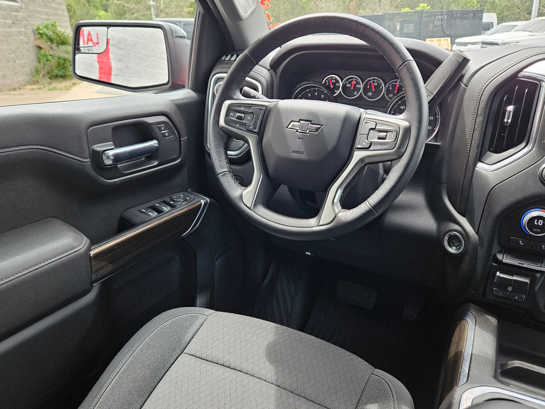 Used 2022 Chevrolet Silverado 1500 LT Trail Boss AWD/4WD image 9