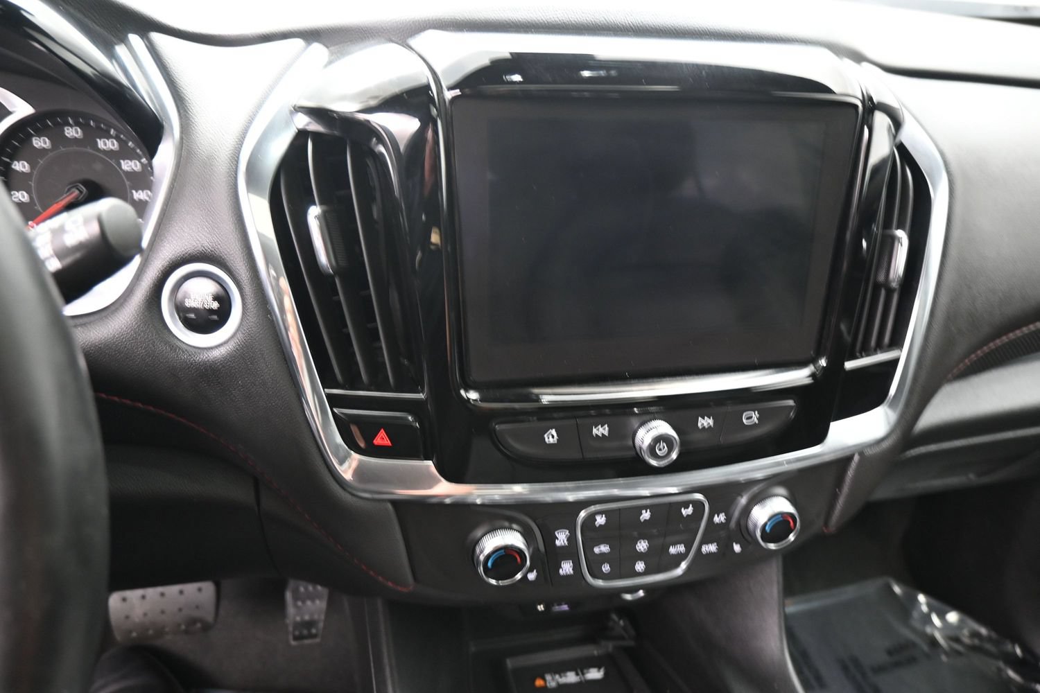 Used 2023 Chevrolet Traverse RS AWD/4WD image 16