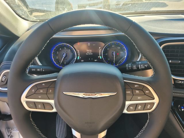 New 2026 Chrysler Pacifica Select FWD image 18