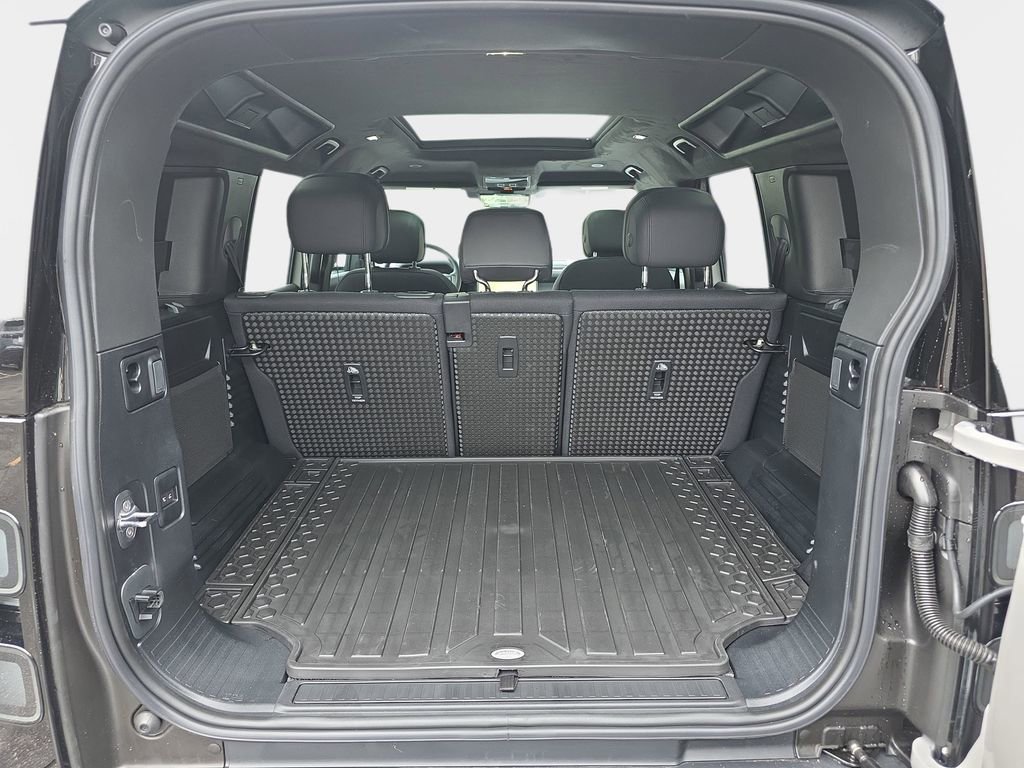 New 2026 Land Rover Defender 110 X image 12