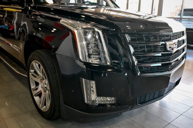 Used 2018 Cadillac Escalade ESV Luxury AWD/4WD image 10