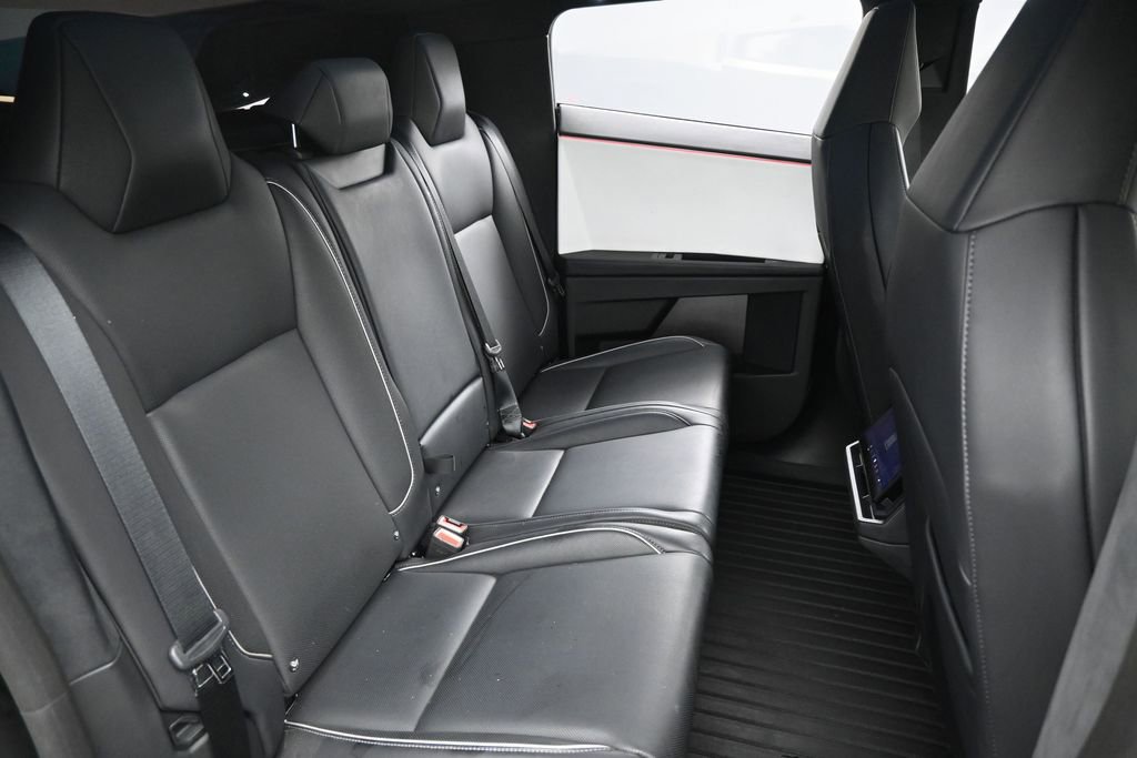 Used 2024 Tesla Cybertruck AWD Crew Cab image 28