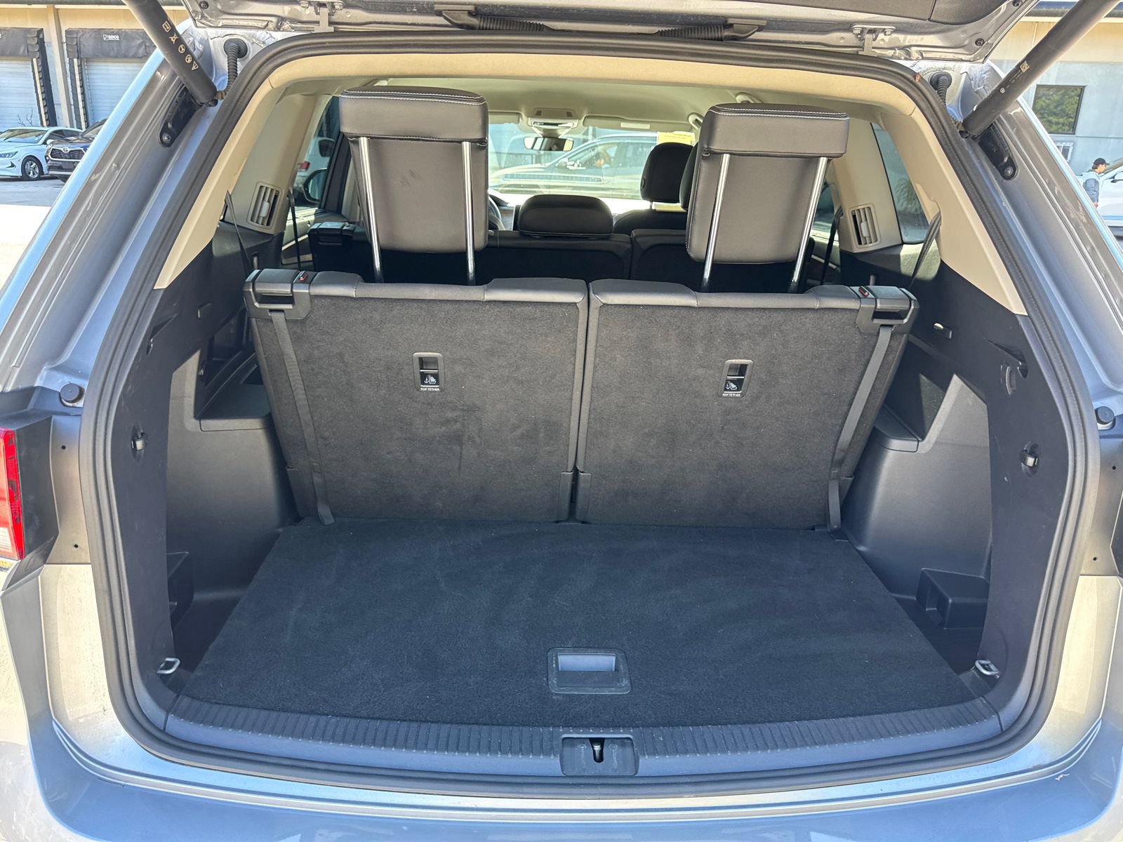 Used 2025 Volkswagen Atlas SE image 18