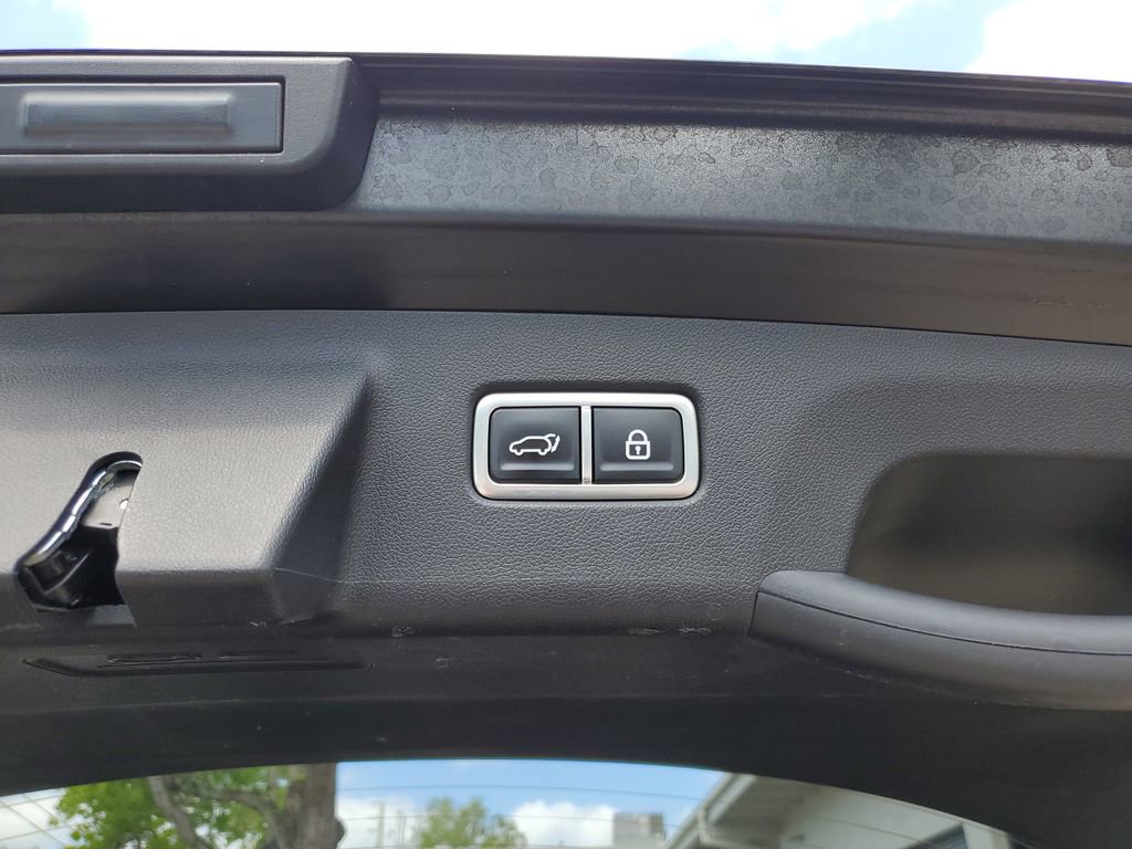 Certified 2022 Kia Sorento EX w/ Panoramic Sunroof Package image 9