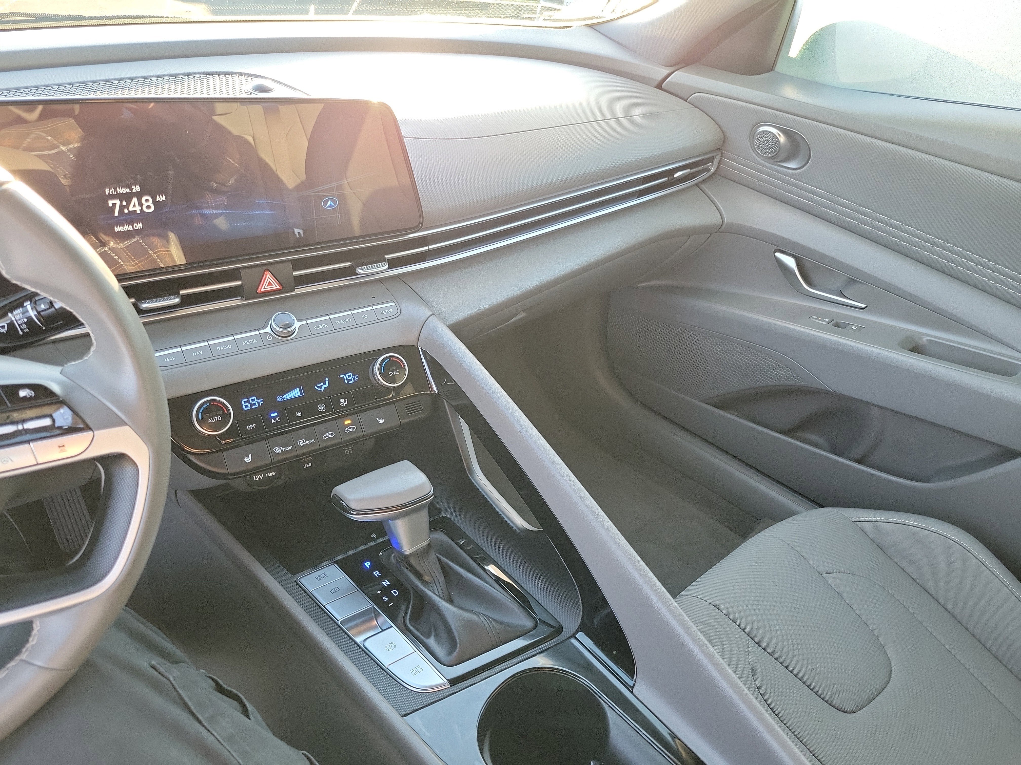 Certified 2025 Hyundai Elantra SEL image 15