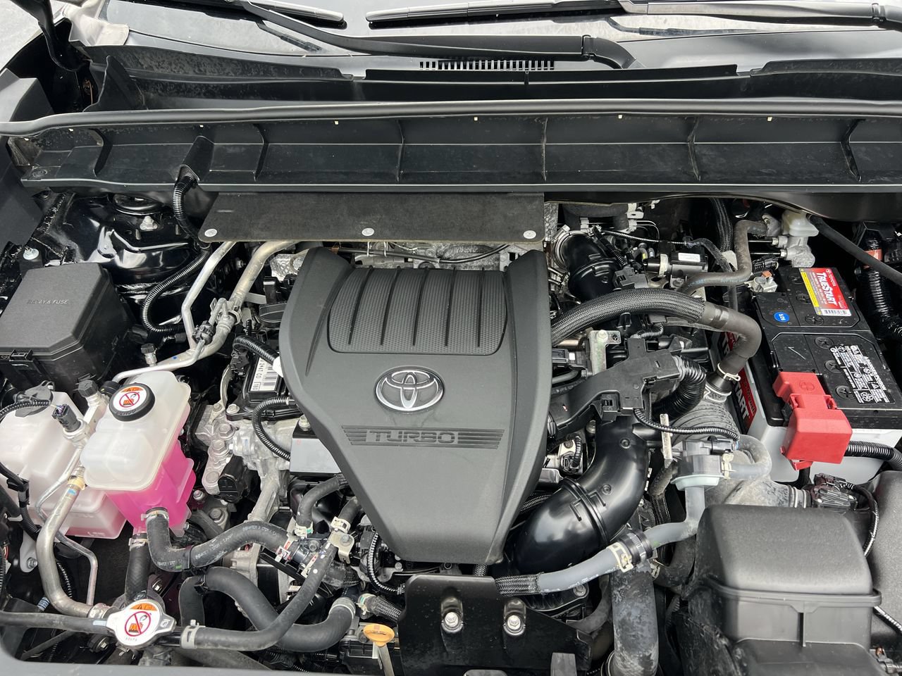 Used 2024 Toyota Highlander LE FWD image 36