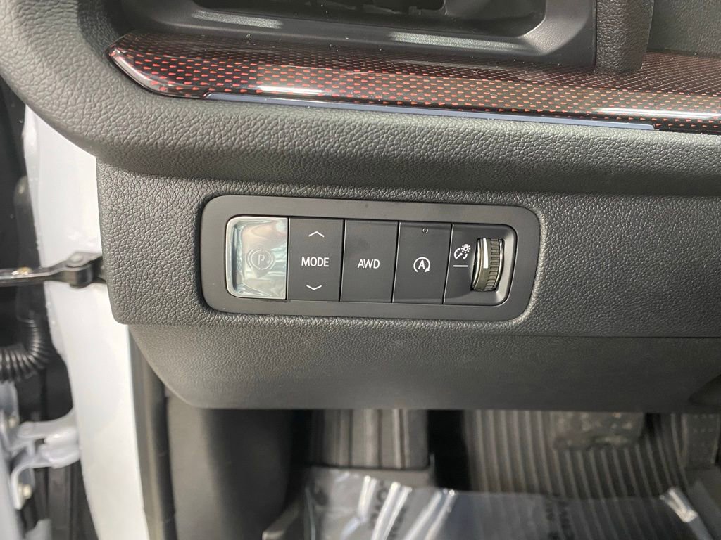 New 2026 Chevrolet Traverse RS w/ LPO, Floor Liner Package AWD/4WD image 18