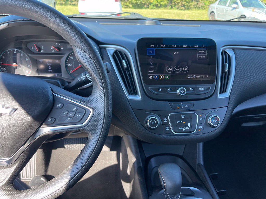 Used 2021 Chevrolet Malibu LS FWD image 11