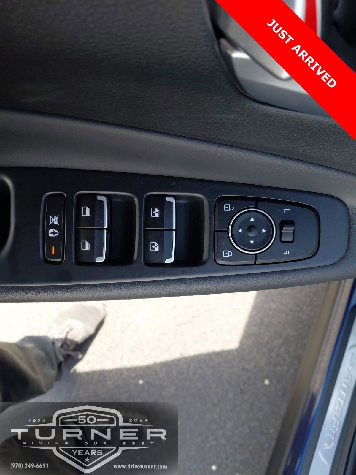 Used 2020 Hyundai Santa Fe Limited w/ Cargo Package image 15