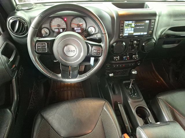 Used 2016 Jeep Wrangler Unlimited Sahara image 2