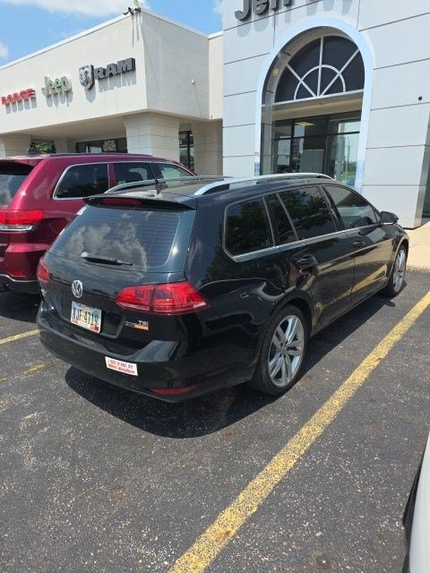 Used 2017 Volkswagen Golf SEL FWD image 2