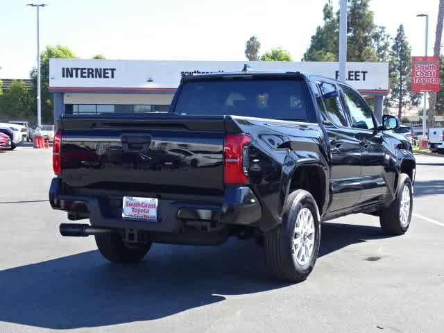 Certified 2025 Toyota Tacoma SR5 AWD/4WD image 12