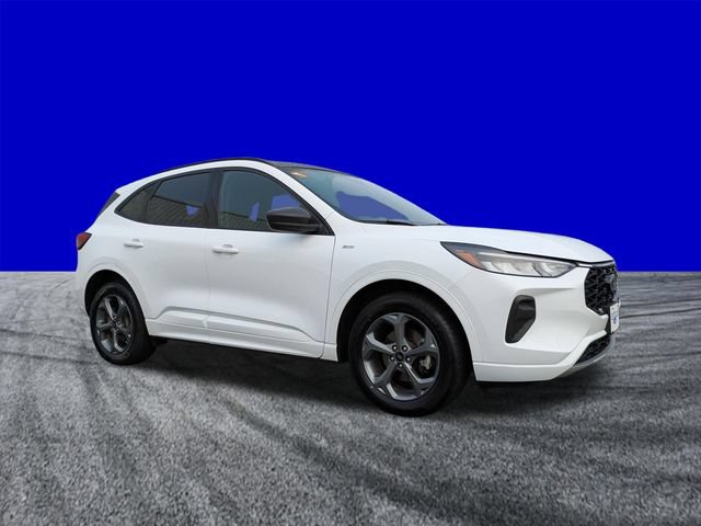 Used 2023 Ford Escape ST-Line AWD/4WD image 2