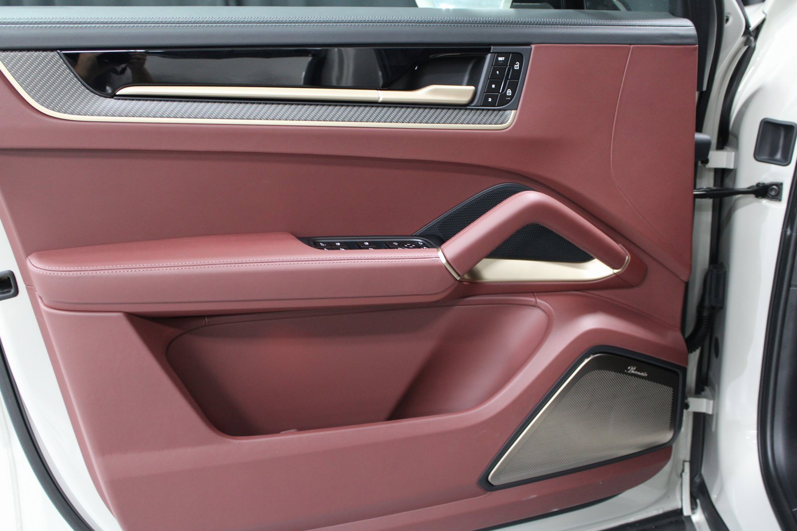 New 2025 Porsche Cayenne GTS image 24