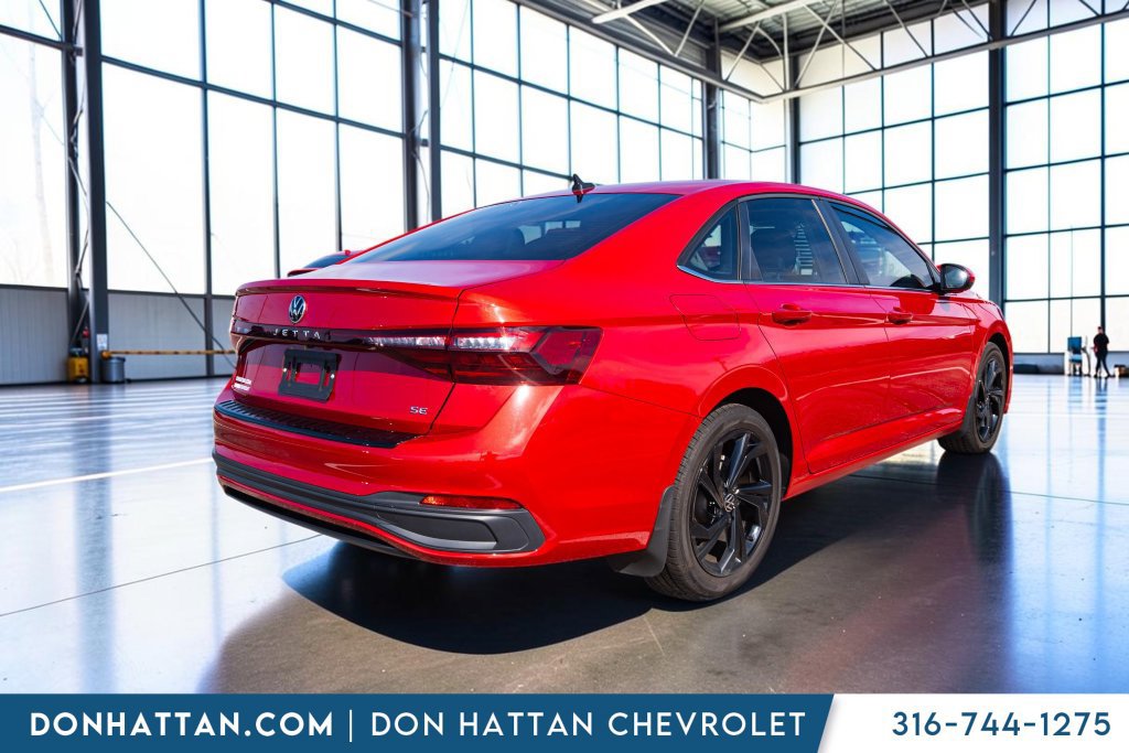 Used 2025 Volkswagen Jetta SE FWD image 36