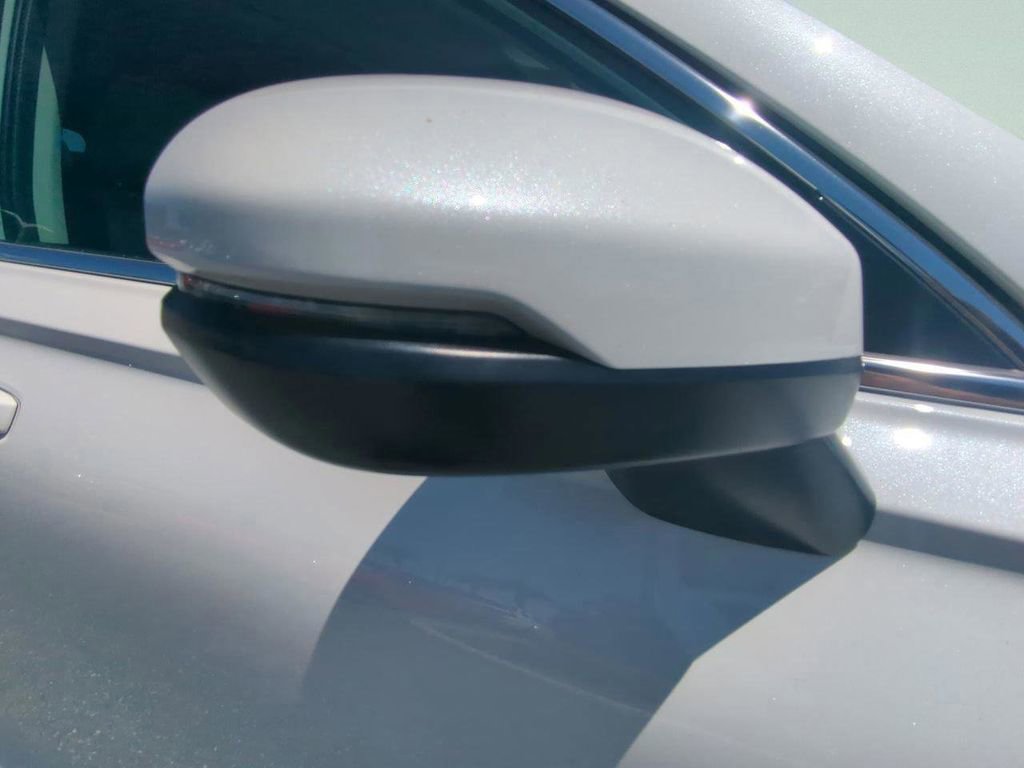 Used 2025 Honda CR-V EX image 28