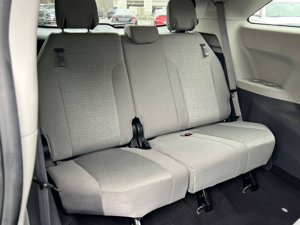 Used 2024 Toyota Sienna LE image 13