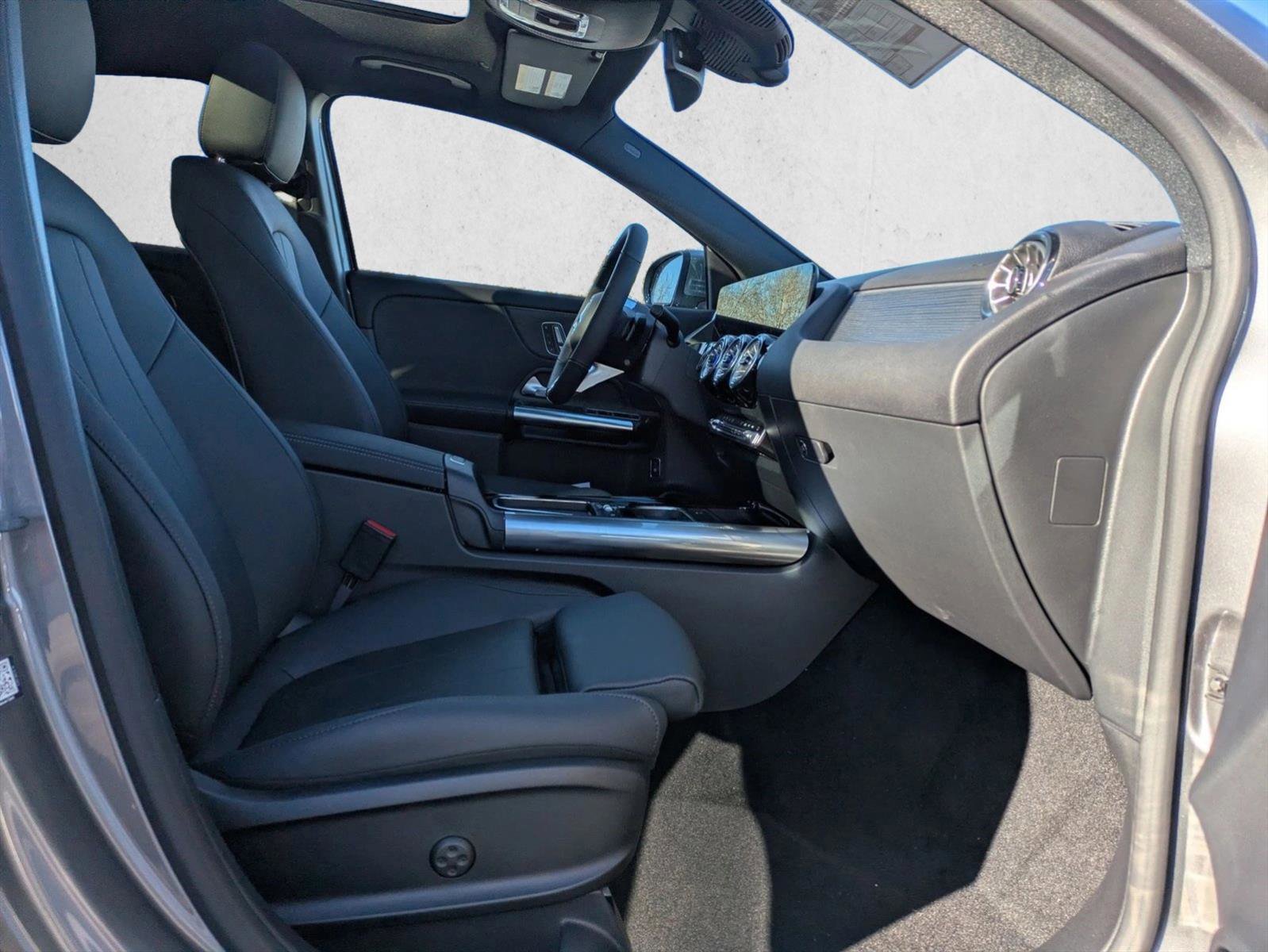 New 2026 Mercedes-Benz GLA 250 4MATIC image 25