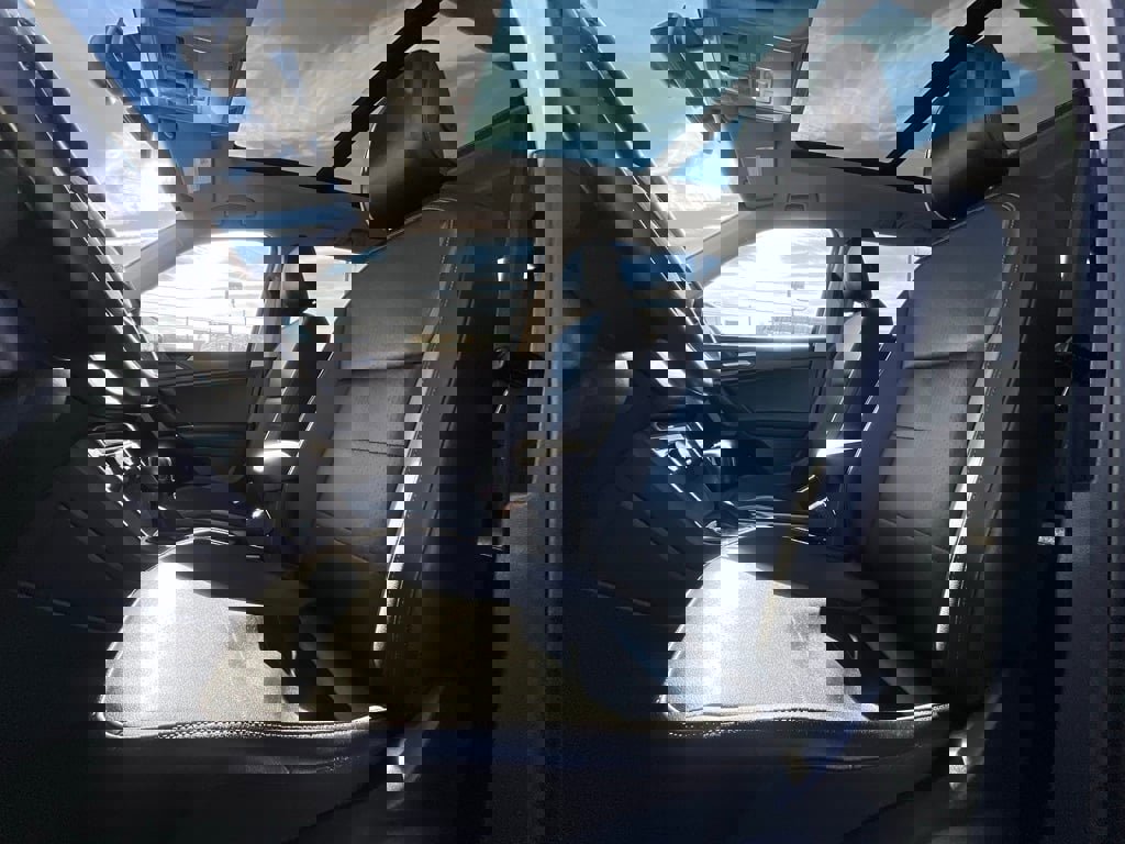 Used 2020 Volkswagen Tiguan SE w/ Panoramic Sunroof Package image 11