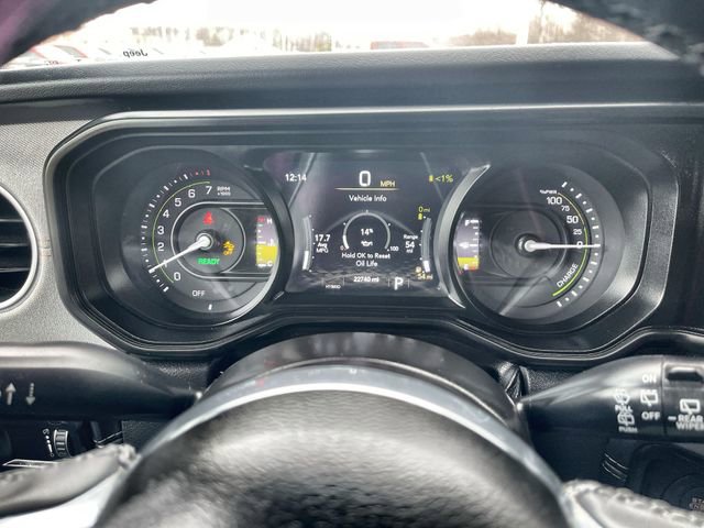 Used 2025 Jeep Wrangler Unlimited Sahara image 12