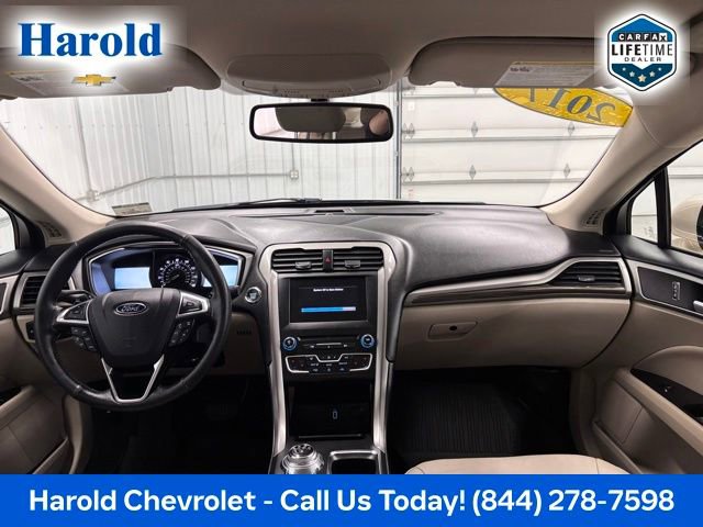 Used 2017 Ford Fusion SE w/ Fusion SE Technology Package FWD image 13